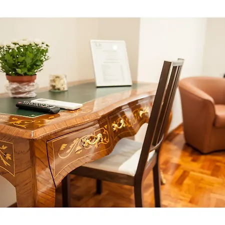 Lh Royal Suites Terrace